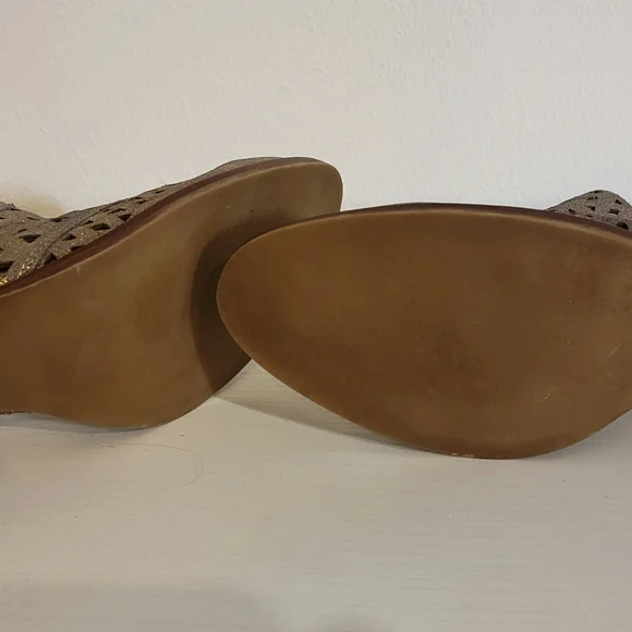 Steve Madden Harmony Gold Mules SZ 10 - Picture 10 of 10